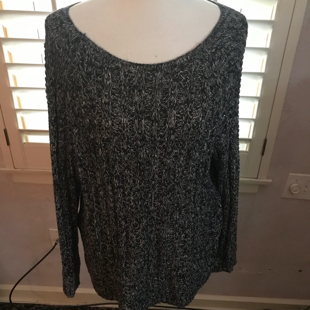 Gap XL black and white woven sweater. Wide neck